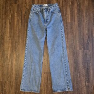 Abercrombie & Fitch 90s Relaxed Jean High Rise Medium Blue 24 00s
